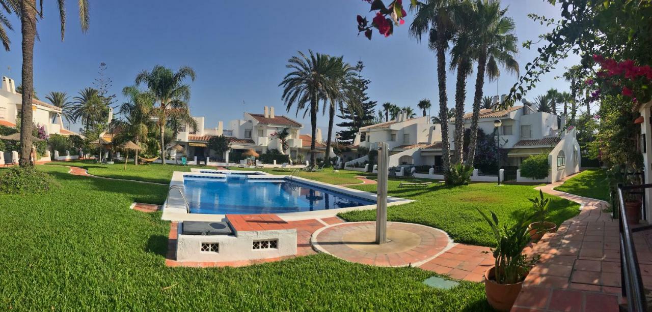 Beachfront Oasis In Costa Del Sol. Caleta De Velez Εξωτερικό φωτογραφία
