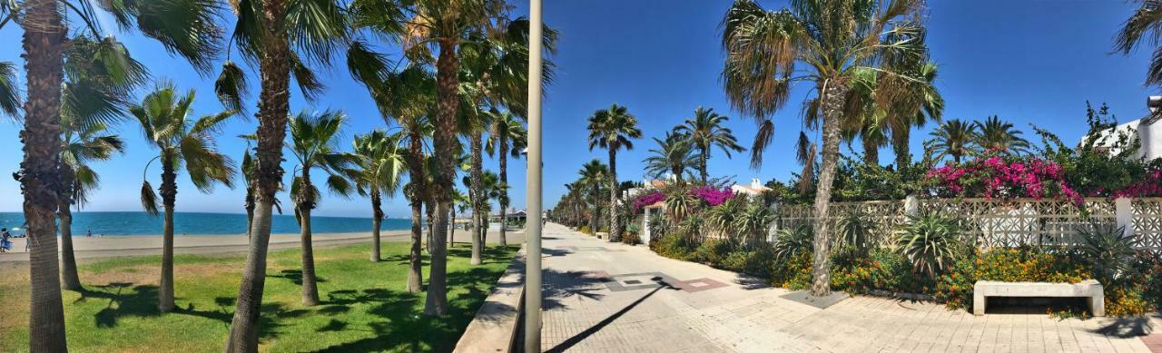 Beachfront Oasis In Costa Del Sol. Caleta De Velez Εξωτερικό φωτογραφία